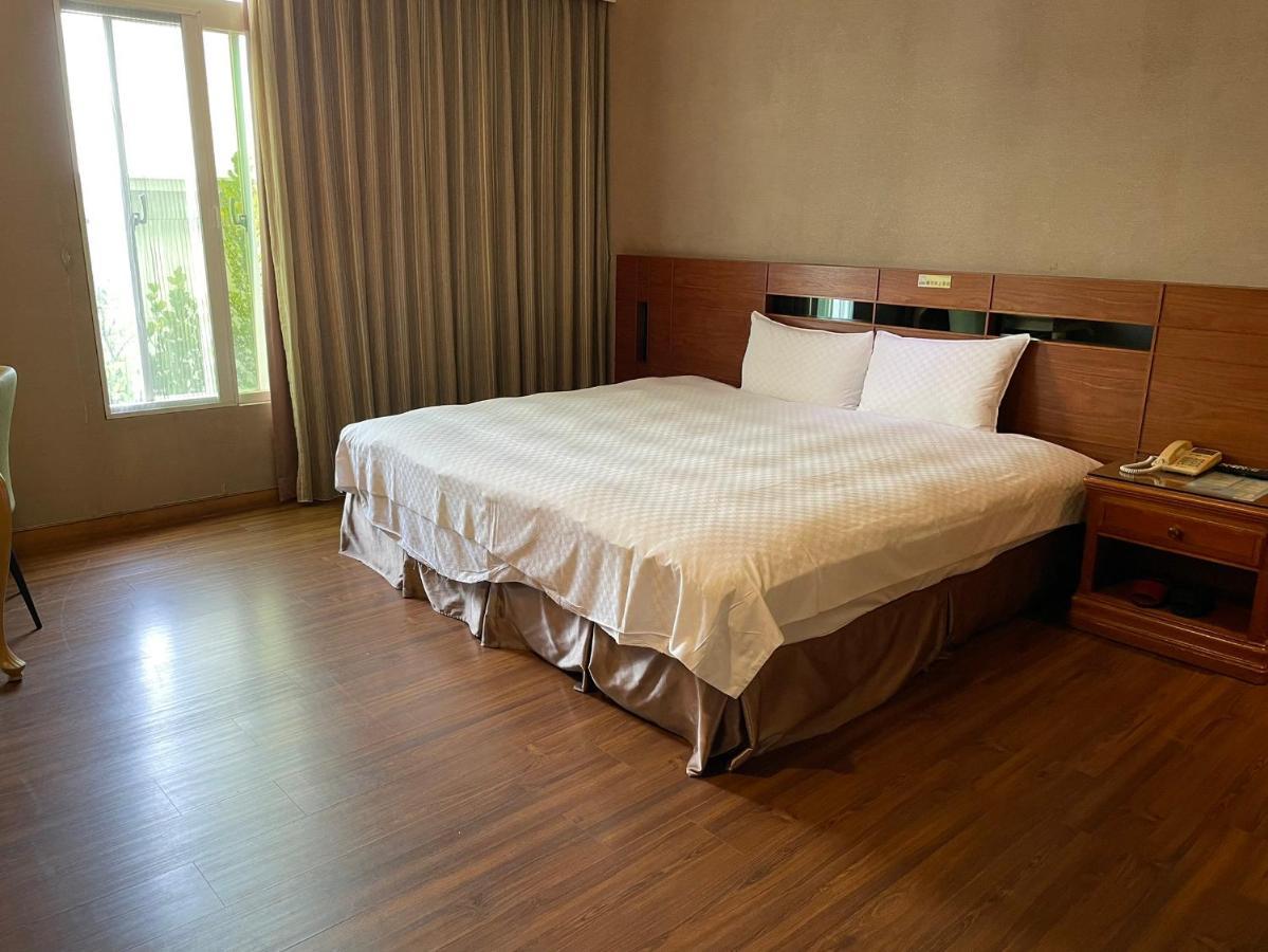 Chia Shih Pao Hotel Taibao Buitenkant foto