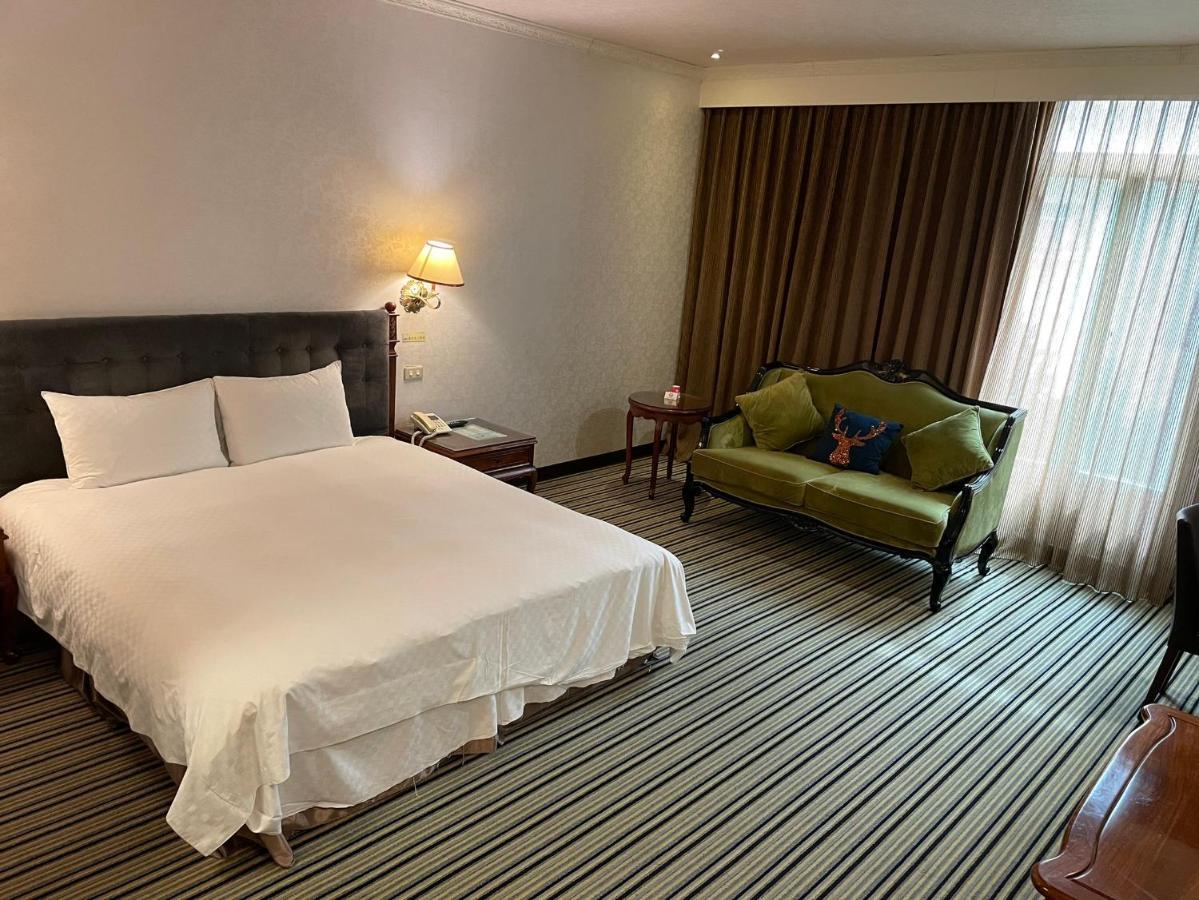 Chia Shih Pao Hotel Taibao Buitenkant foto