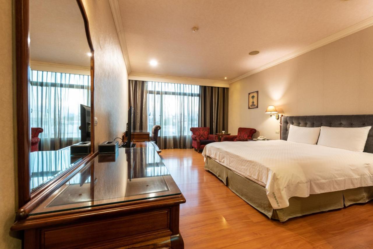 Chia Shih Pao Hotel Taibao Buitenkant foto